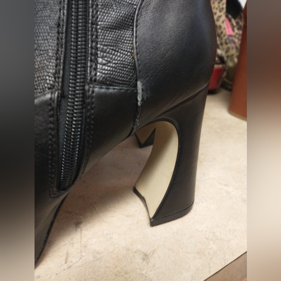 Boots - Picture 7 of 8